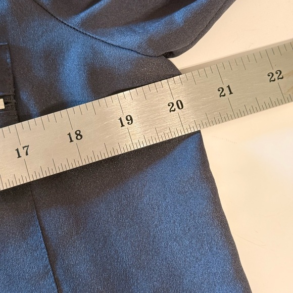 CALVIN KLEIN Women Thin Light Slippery Poly Blouse 2-Way Sleeve Black/Gray Med - Picture 7 of 11